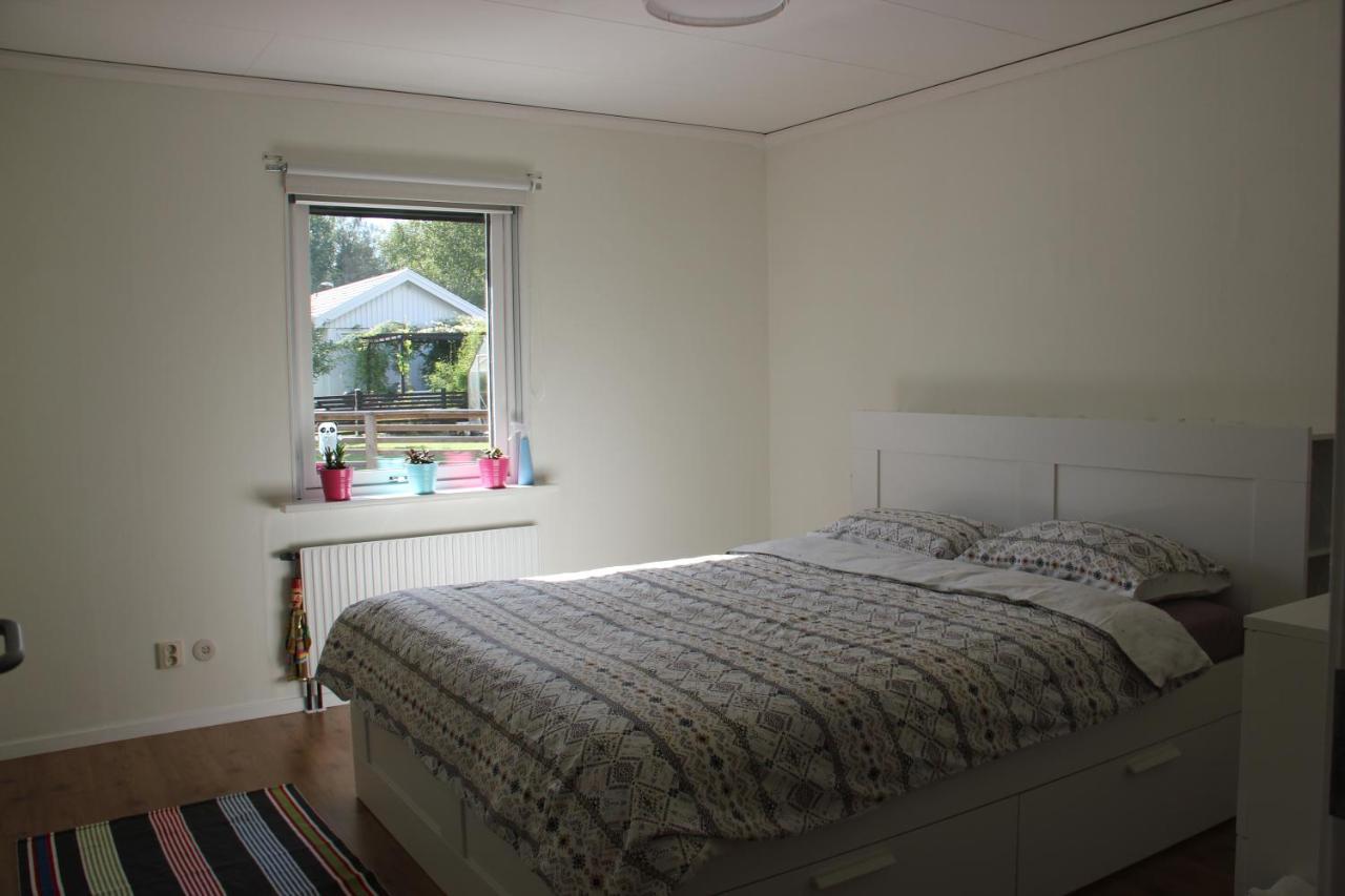Private Room For Rent In A Villa With Garden View Älmhult Exterior foto